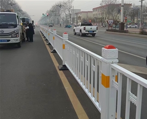 道路交通隔離護(hù)欄